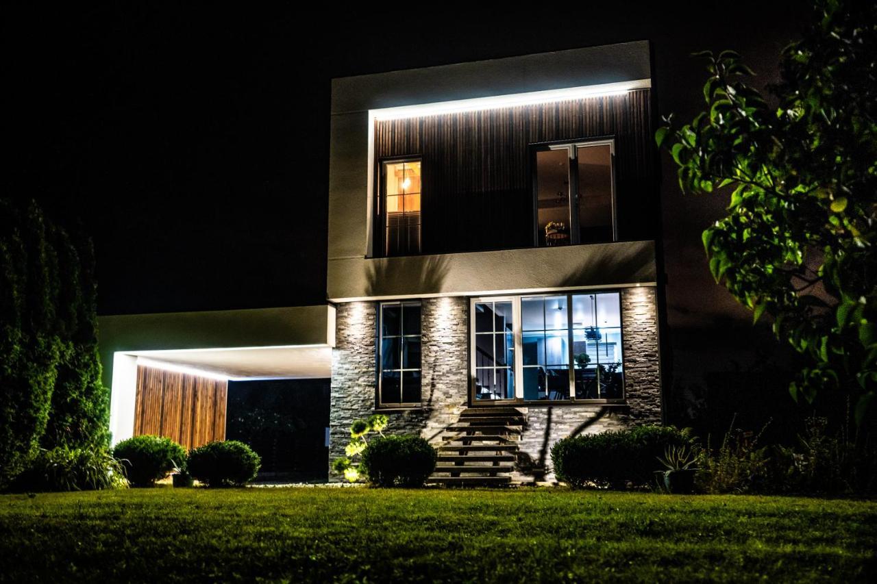 Vila Smiltyne Ant Ezero Kranto Villa Kuodziai Buitenkant foto